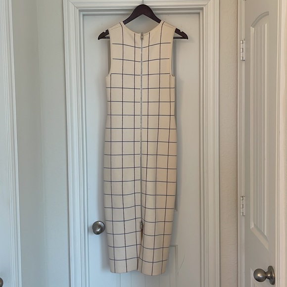 😍Victoria Beckham Signature Intarsia Check Crewneck Sheath Dress 2 (size 6) - Picture 4 of 12